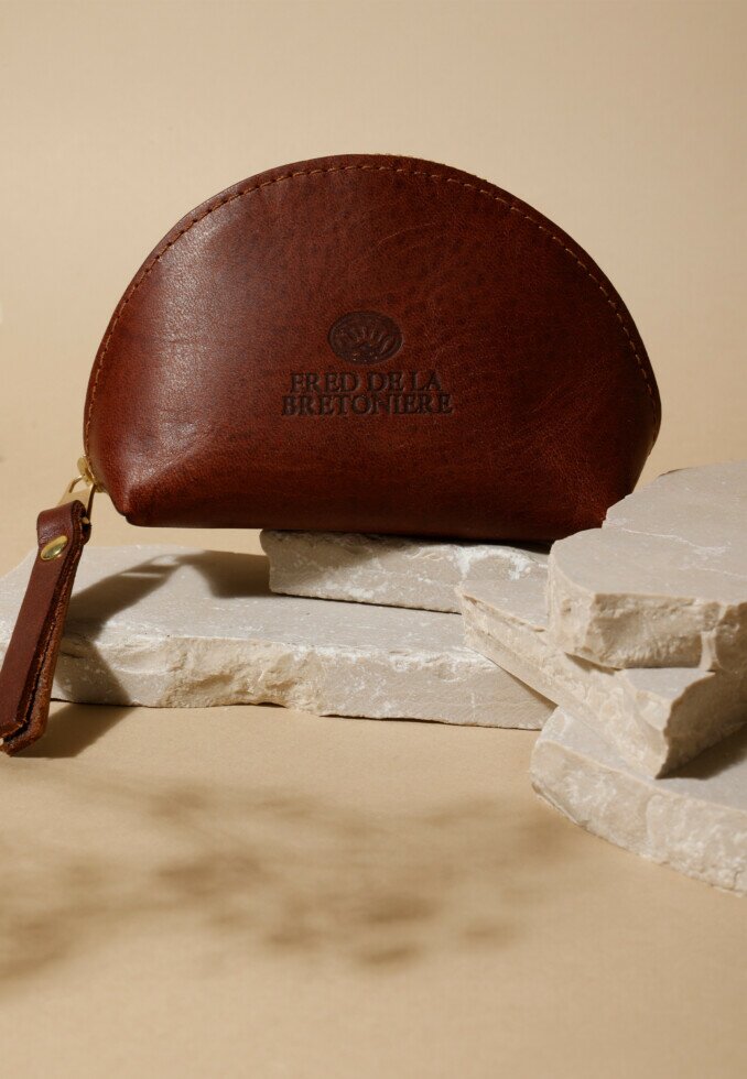 Fred De La Bretoniere Etui Bruin