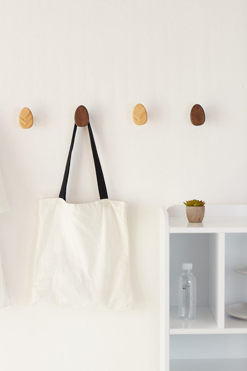 furniteam Design Clothes Hooks in Leaf Shape 3 pieces Set Color: Dark Brown L5 1xW4 7xH7 5 cm