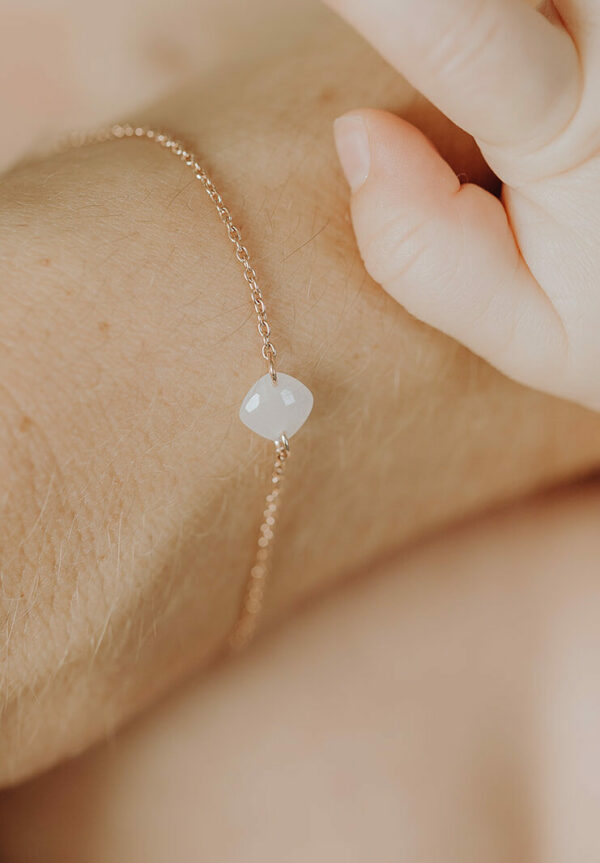 gftd Moedermelk – Cushion edelsteen armband – Moedermelkjuweel