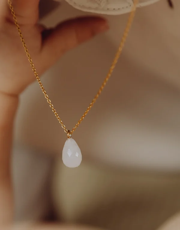 gftd Moedermelk – Druppel edelsteen ketting – Moedermelkjuweel