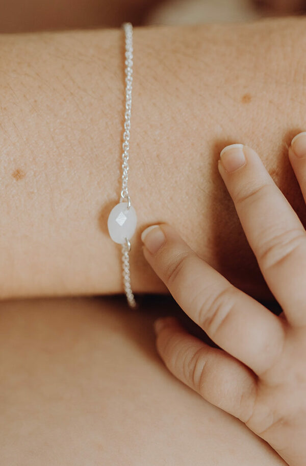 gftd Moedermelk – Ovaal edelsteen armband – Moedermelkjuweel