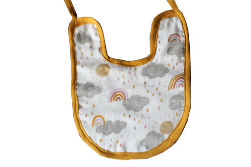 handmade by cassandra Handgemaakt Slabbetje - Wolkjes Zonnetjes & Regenboogjes