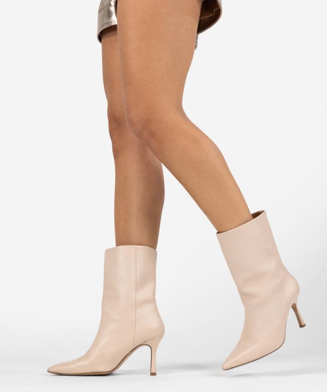 ibana Ayla | Buttercream