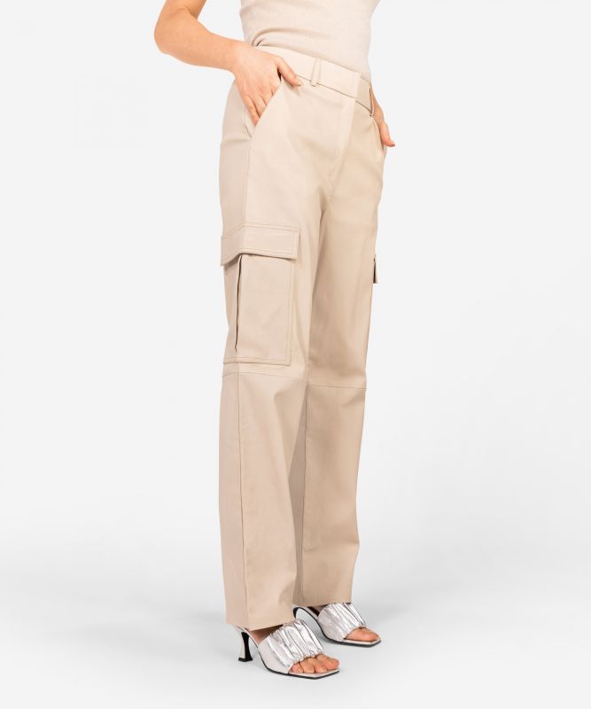 Ibana Pleuni | Almond White