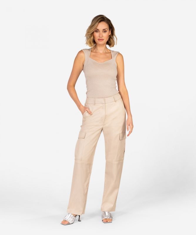 ibana Pleuni | Almond white