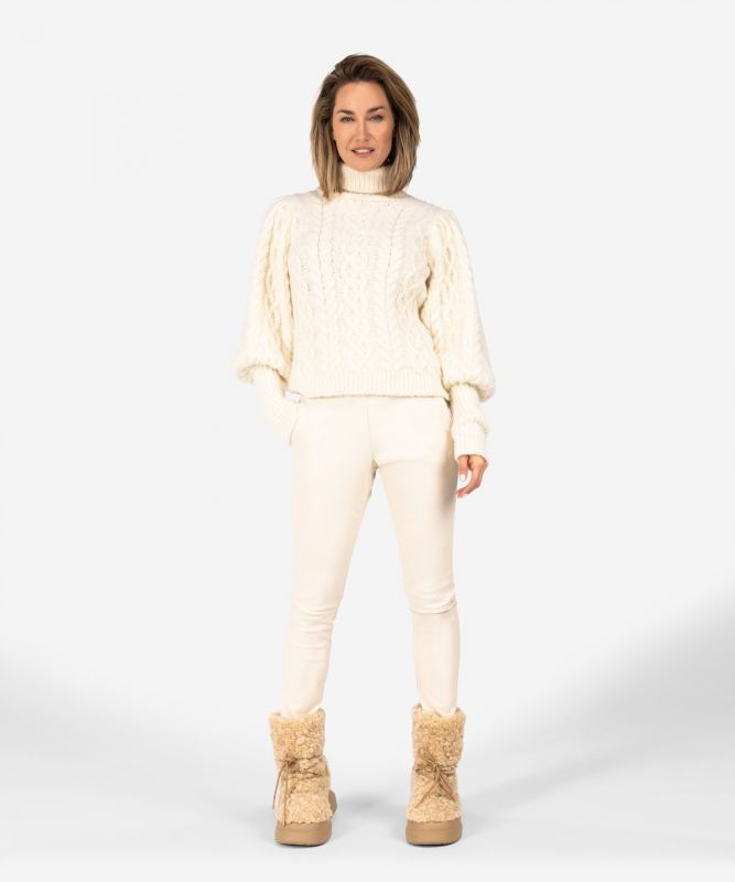 ibana Texany | Coco White