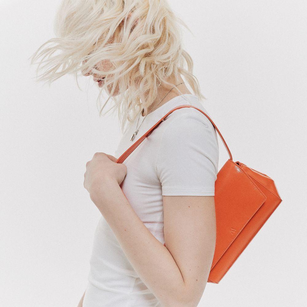 kaai Ikon Clutch - naplack papaya