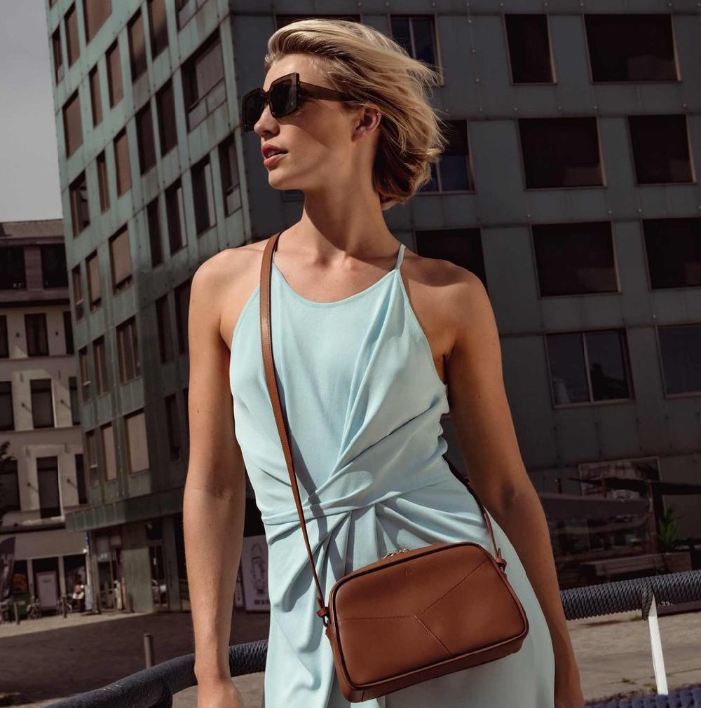 Kaai Mini Bowler - Cognac