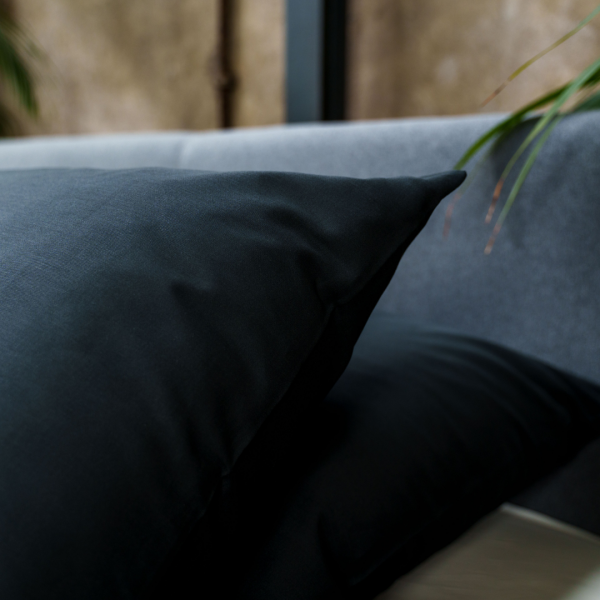 Kayori Kayori Dekbedovertrek Saya Katoensatijn - Zwart