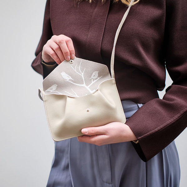 keecie Backing Vocals - Cement