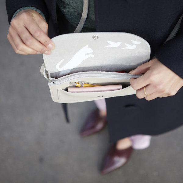 Keecie Cat Chase - Cement