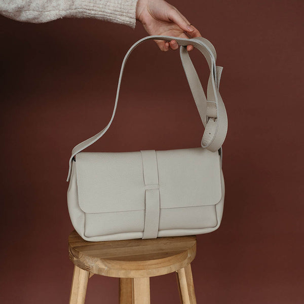 keecie Picking Flowers Medium - Cement