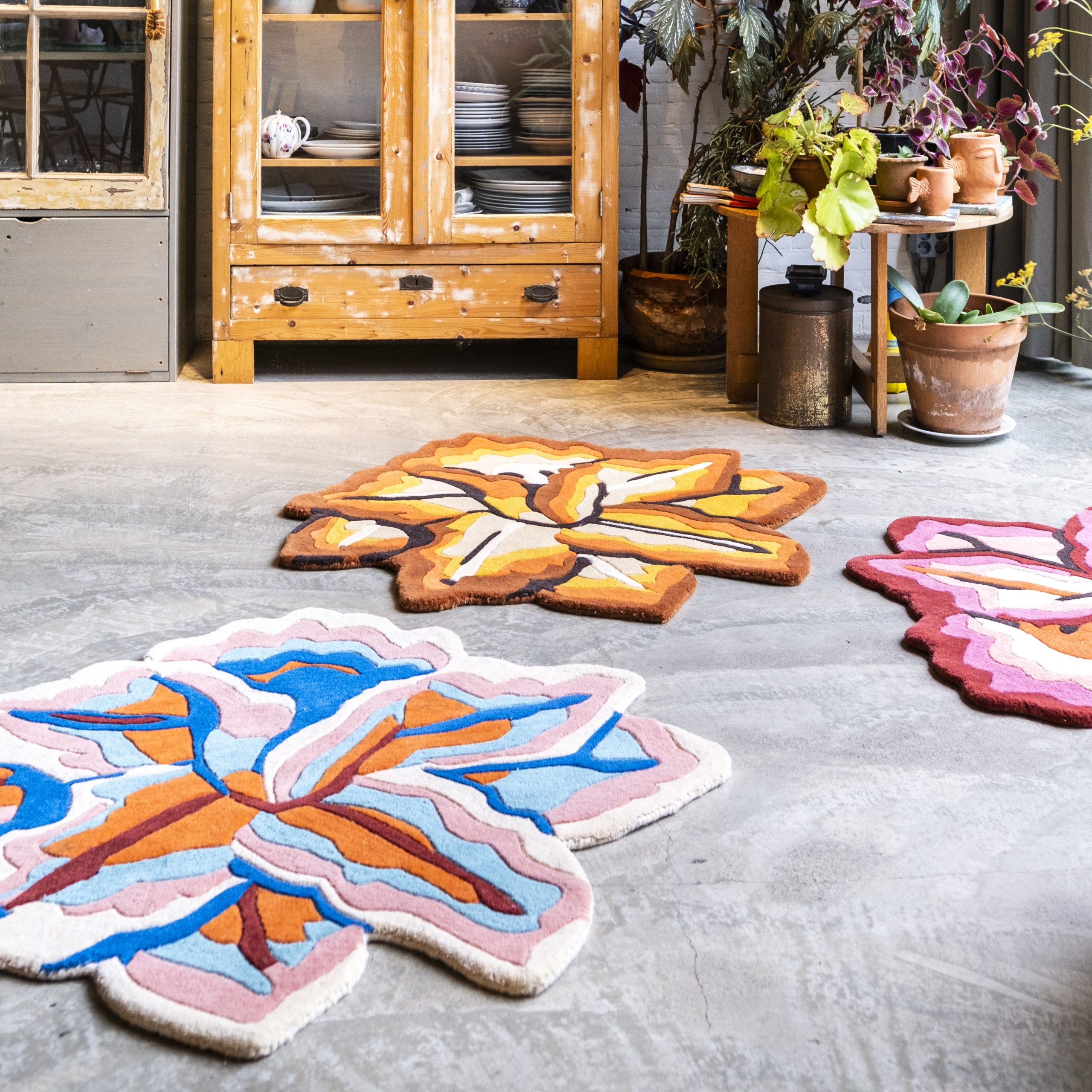 Kitsch Kitchen Vloerkleed Sword Lily Geel