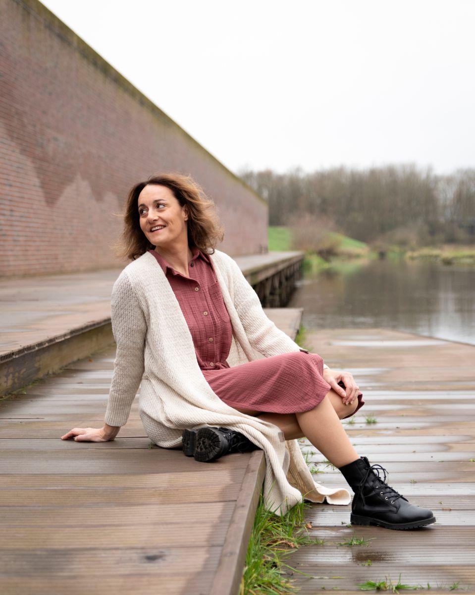 Knit Factory Gina Lang Gebreid Vest Beige - 36/38 - Met Steekzakken