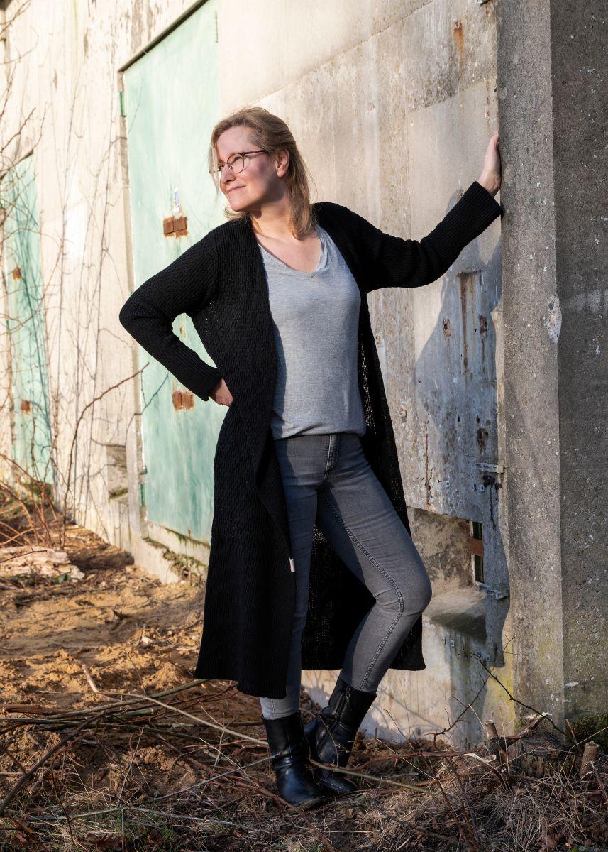 Knit Factory Gina Lang Gebreid Vest Zwart - 40/42 - Met Steekzakken