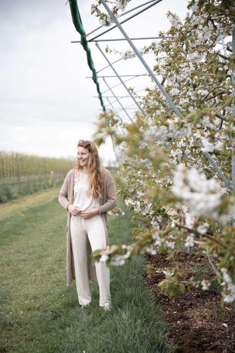 Knit Factory Jasmin Lang Gebreid Vest Linnen - 36/38 - Met Steekzakken