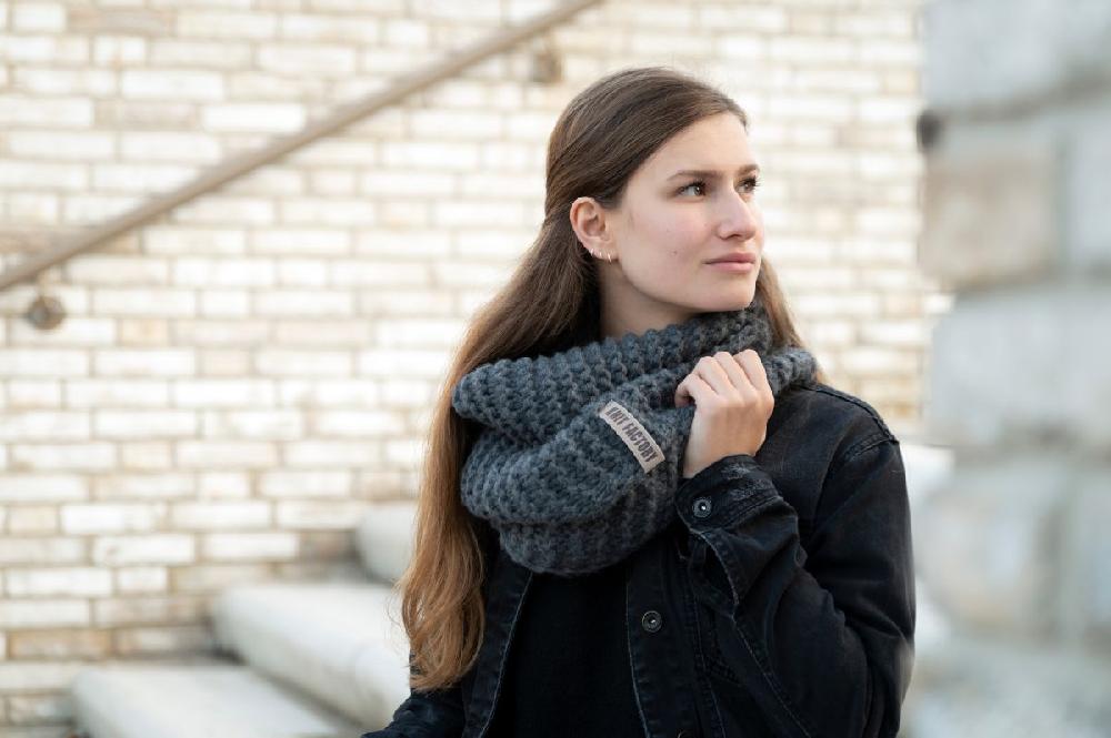 Knit Factory Alex Colsjaal Antraciet