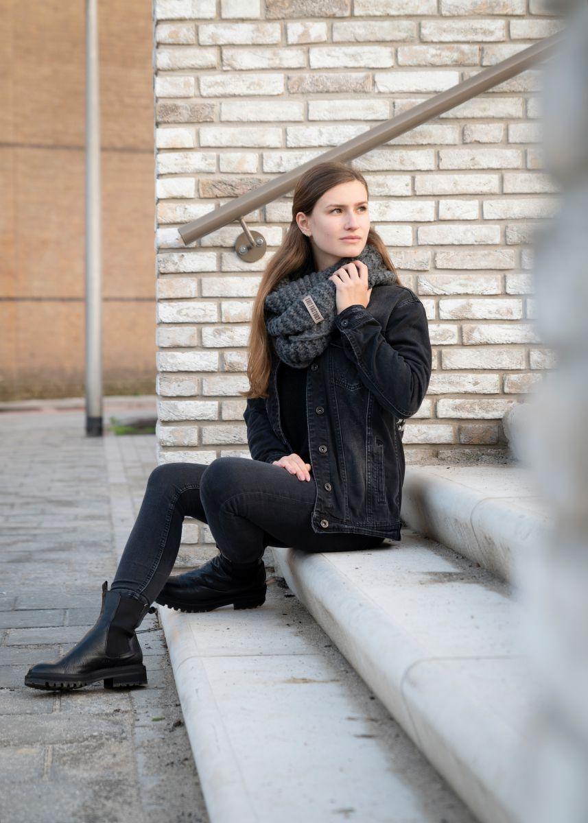 Knit Factory Alex Colsjaal Antraciet