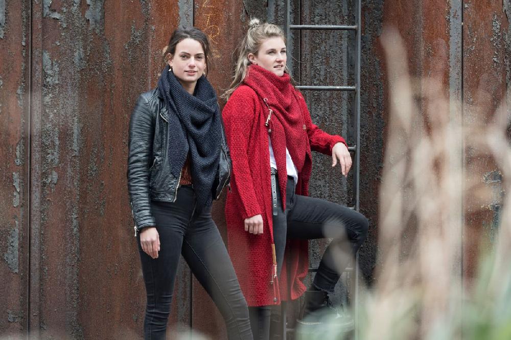 Knit Factory Coco Omslagdoek Deluxe Bordeaux