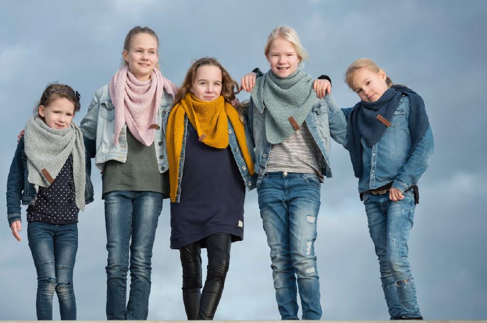 Knit Factory Coco Omslagdoek Junior Roze