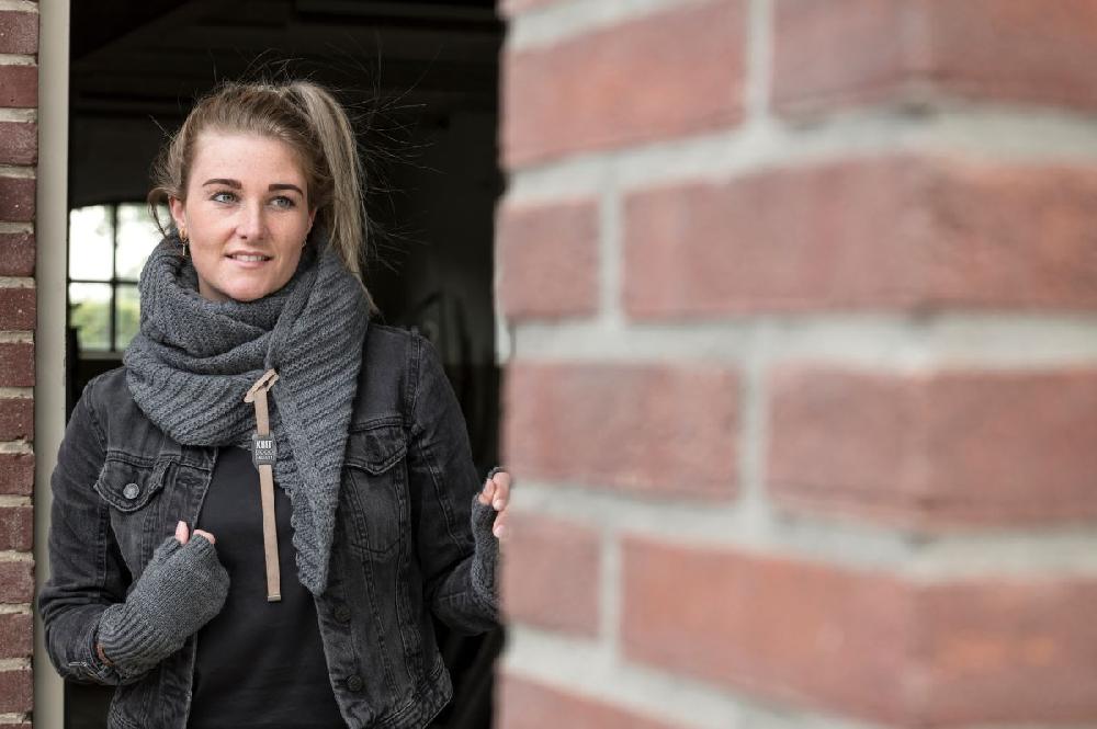 Knit Factory Demy Omslagdoek Antraciet