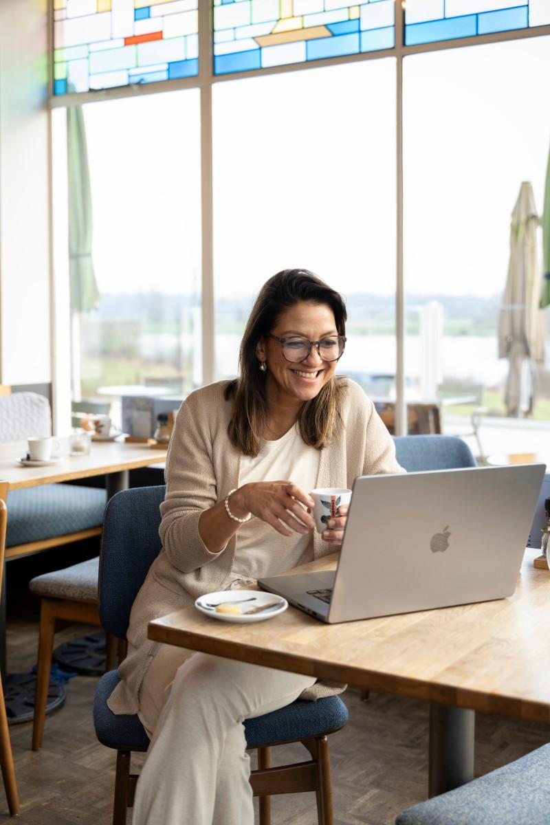 Knit Factory Ella Gebreid Vest Apricot - 36/38