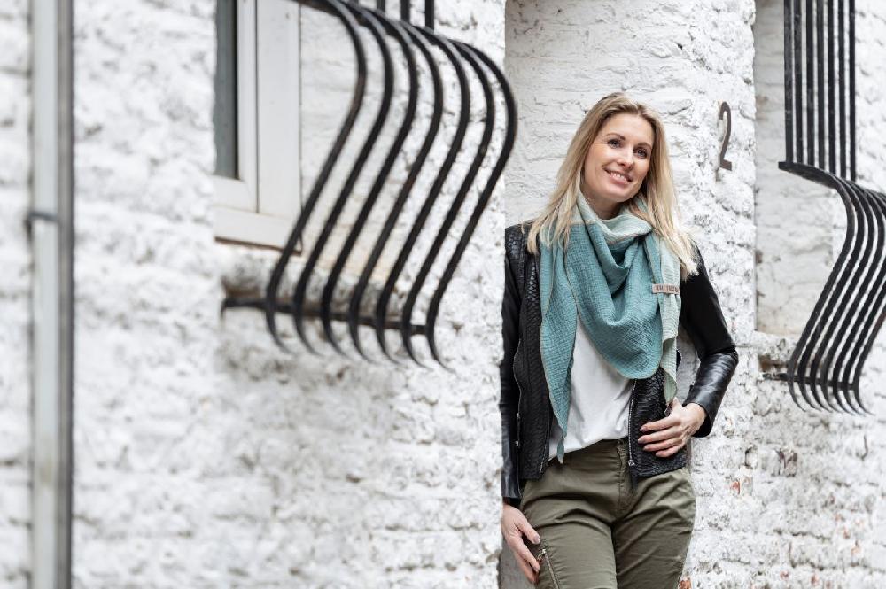 Knit Factory Fay Omslagdoek Stone Red/Roze