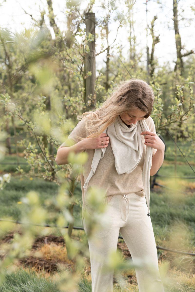 Knit Factory Iris Omslagdoek Beige