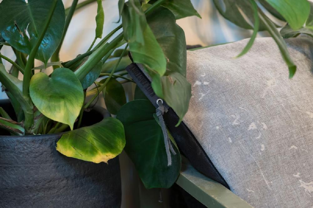 Knit Factory James Kussen Licht Grijs - 60x40