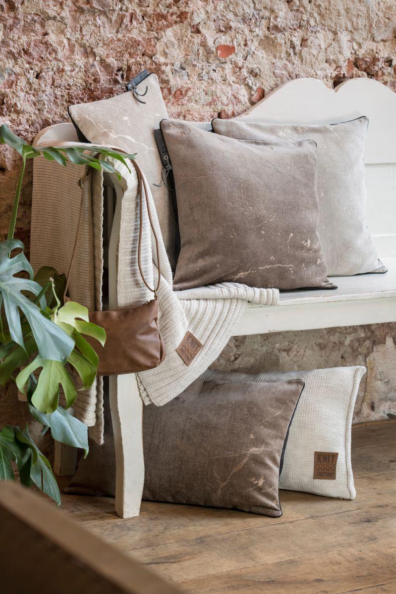 Knit Factory James Kussen Taupe - 60x40