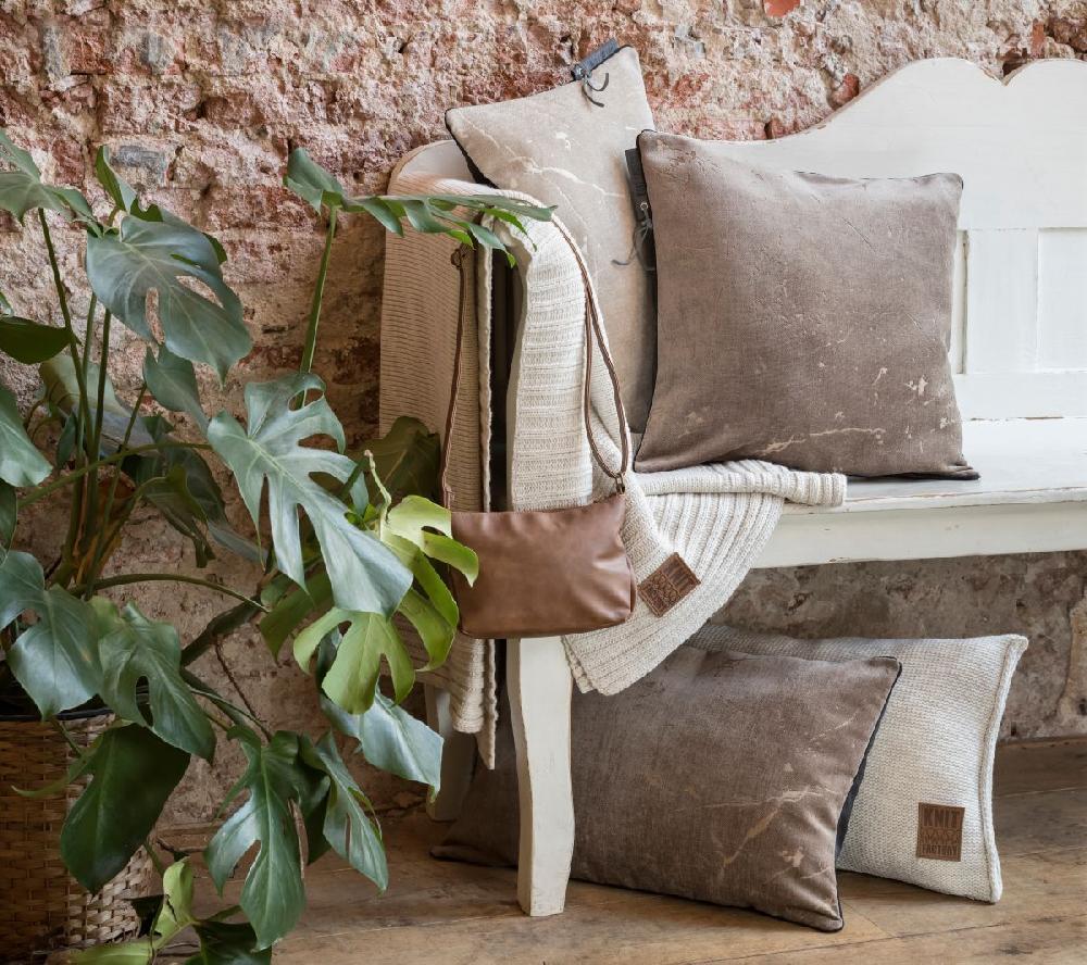 Knit Factory James Kussen Taupe - 60x40