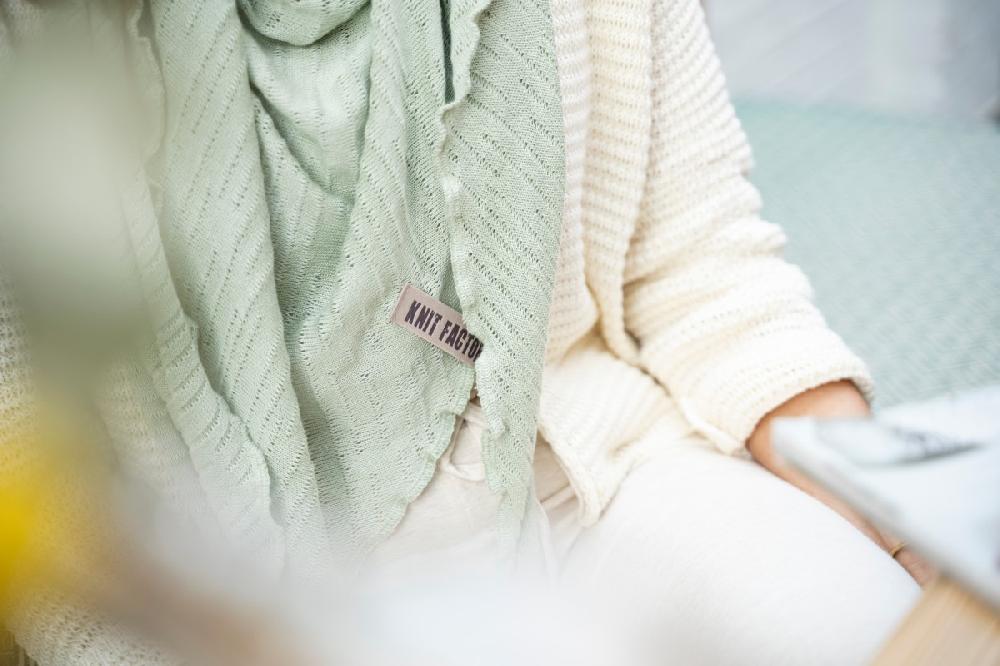 Knit Factory Jose Omslagdoek Sage Green