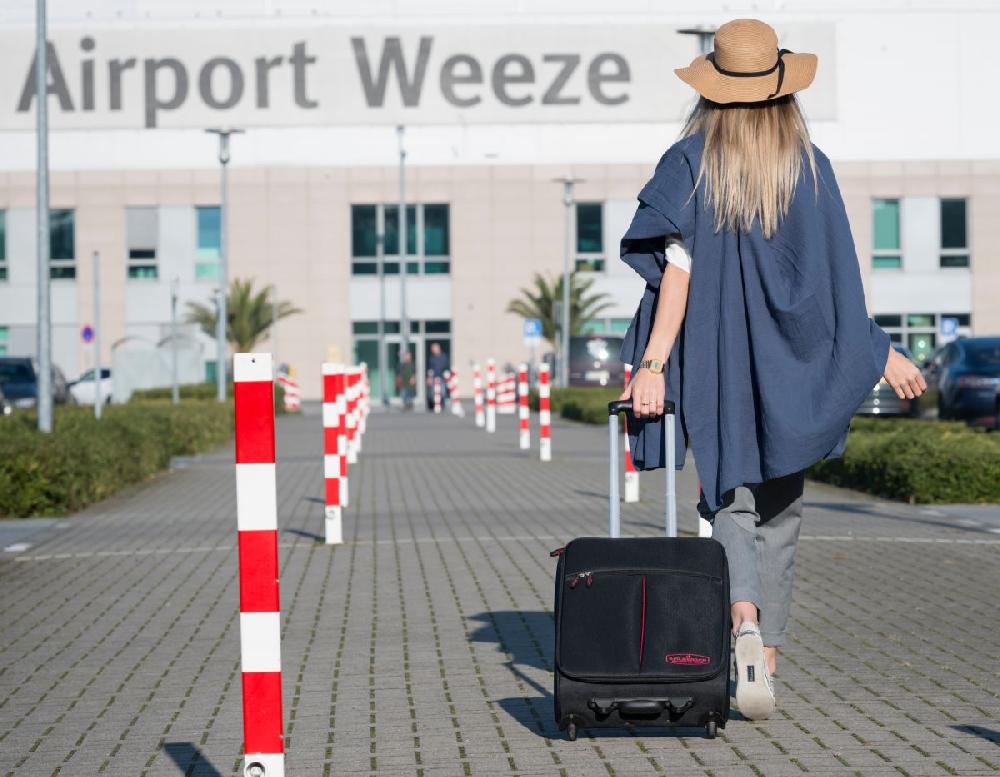 Knit Factory Liv Pareo - XL Sjaal - Stranddoek Lila