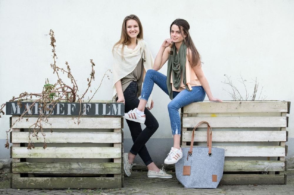 Knit Factory Lola Omslagdoek Ecru