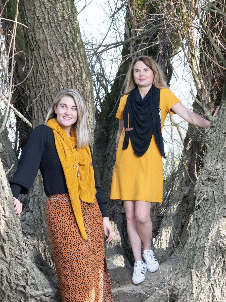 Knit Factory Lola Omslagdoek Zwart