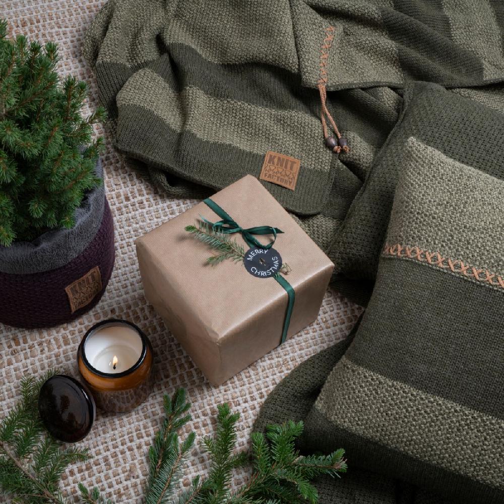 Knit Factory Lynn Mand Aubergine - 25 Cm