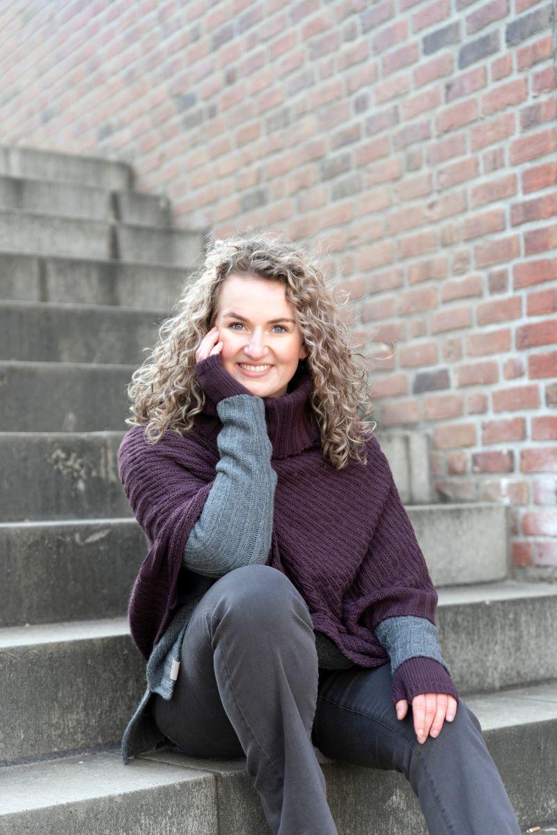 Knit Factory Nicky Gebreide Poncho Aubergine