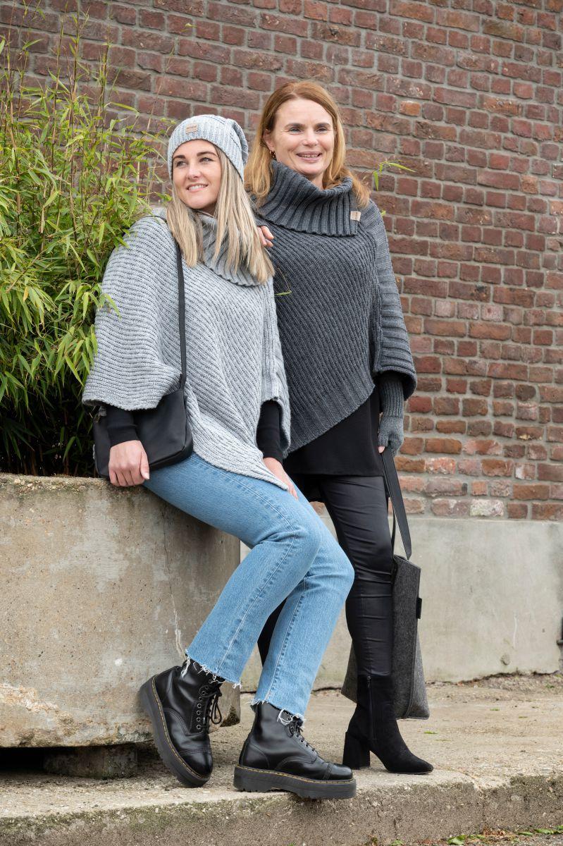 Knit Factory Nicky Gebreide Poncho Licht Grijs