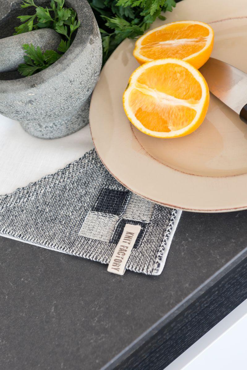 Knit Factory Theedoek Block Ecru/Antraciet