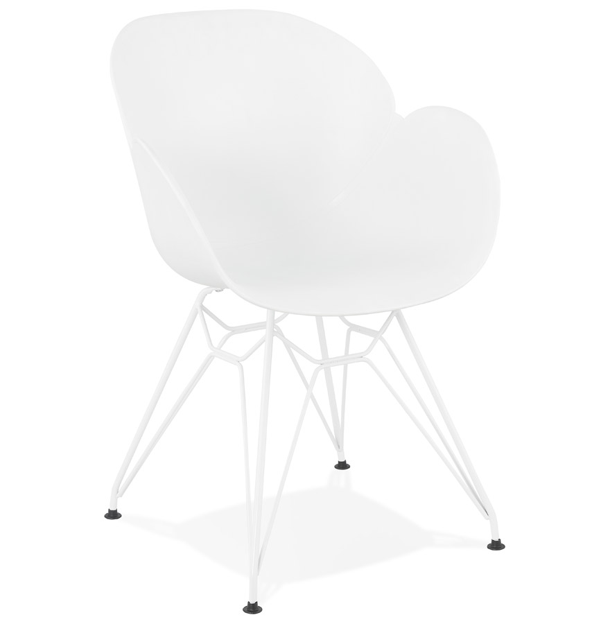 kokoon design Modern white 'FIDJI' chair with white metal legs