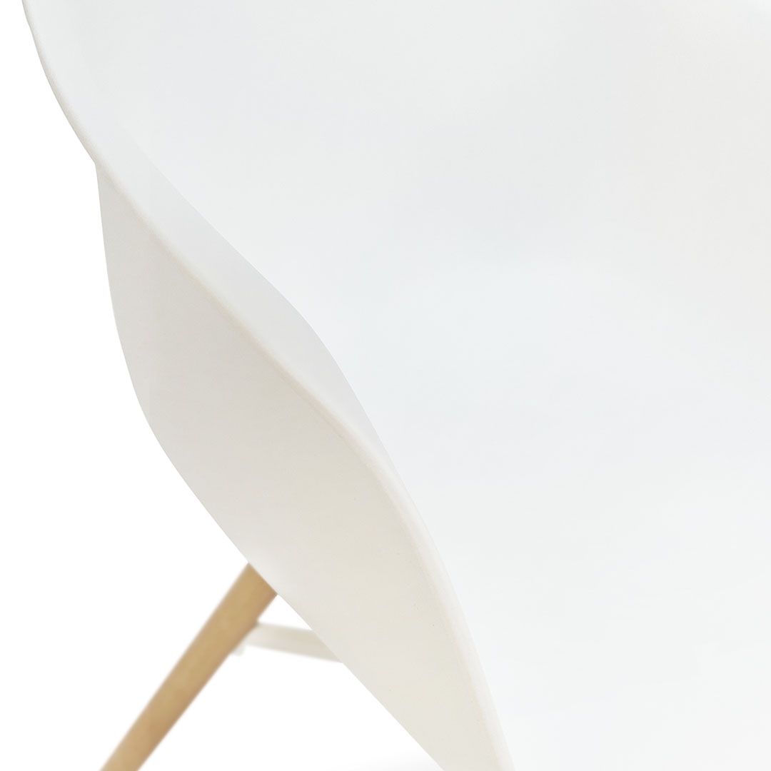 Kokoon Design White 'MELIS' Chair With Armrests With Metal And Natural Wood Legs