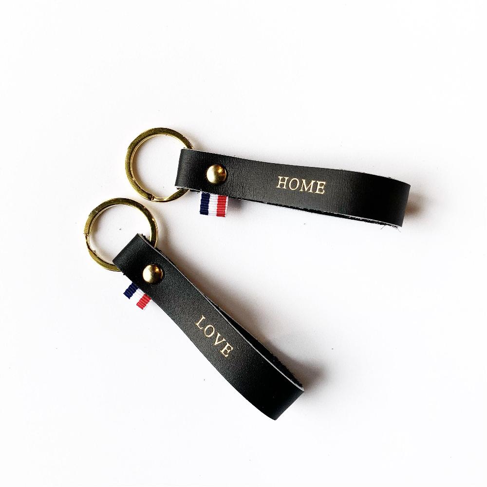 léonny cha LÉO le porte clé personnalisable recto verso en cuir noir