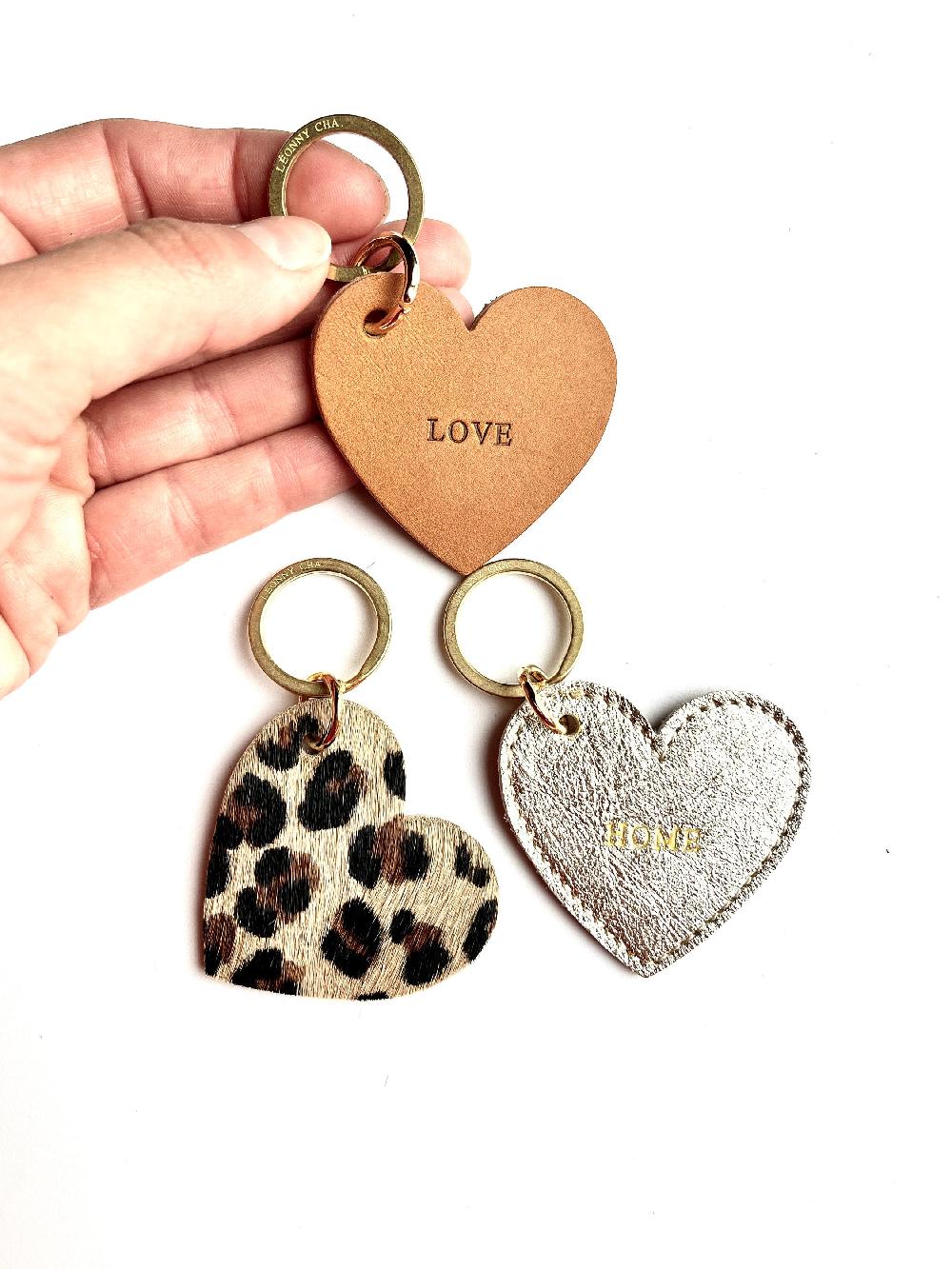 léonny cha Leren luipaardhart sleutelhanger | Champagne leren hart sleutelhanger | Gepersonaliseerd stijlvol accessoire