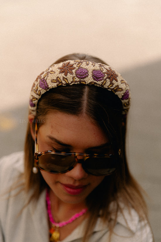 les jumelles Florisima brede kralen haarband meloengeel