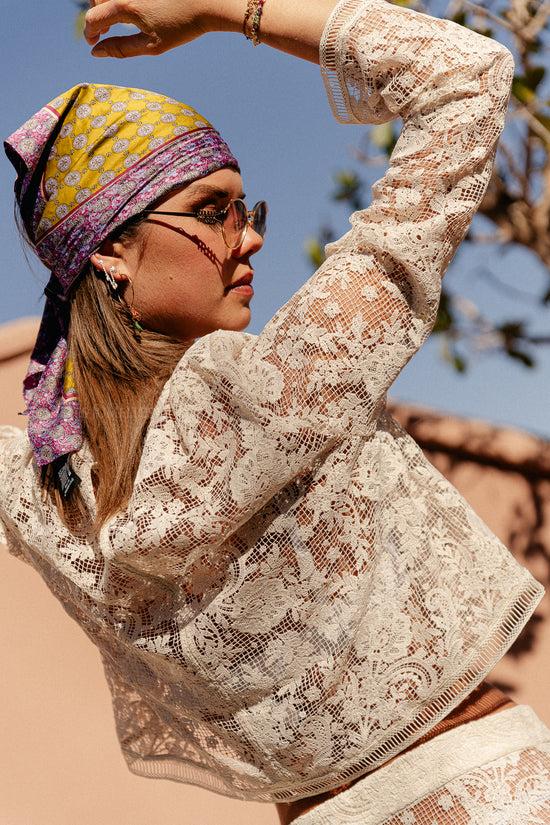 les jumelles Aaliyah gehaakte blouse beige