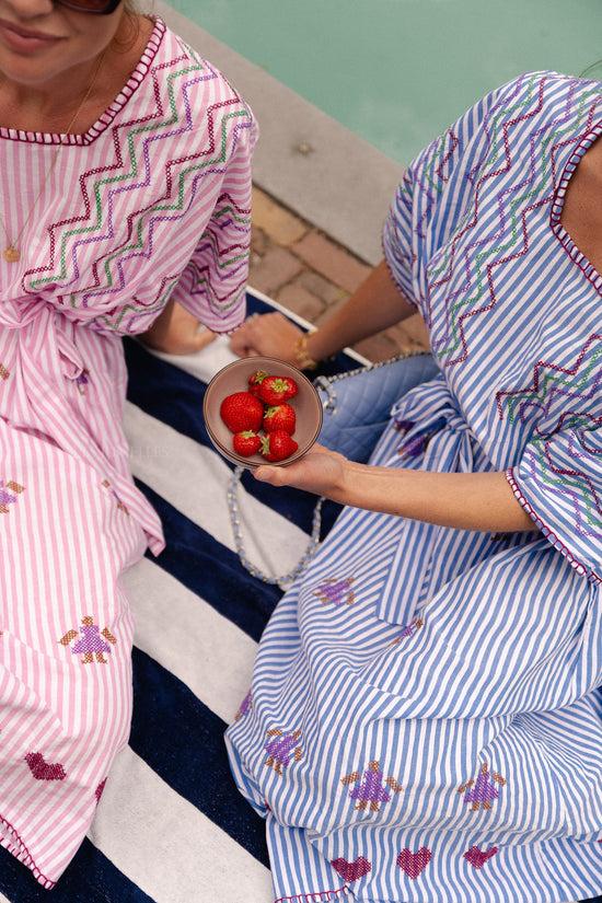 Les Jumelles Anna Geborduurde Jurk Blauwe Strepen
