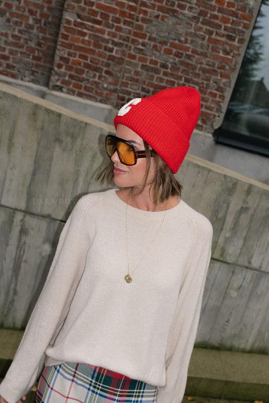les jumelles 'C' beanie red