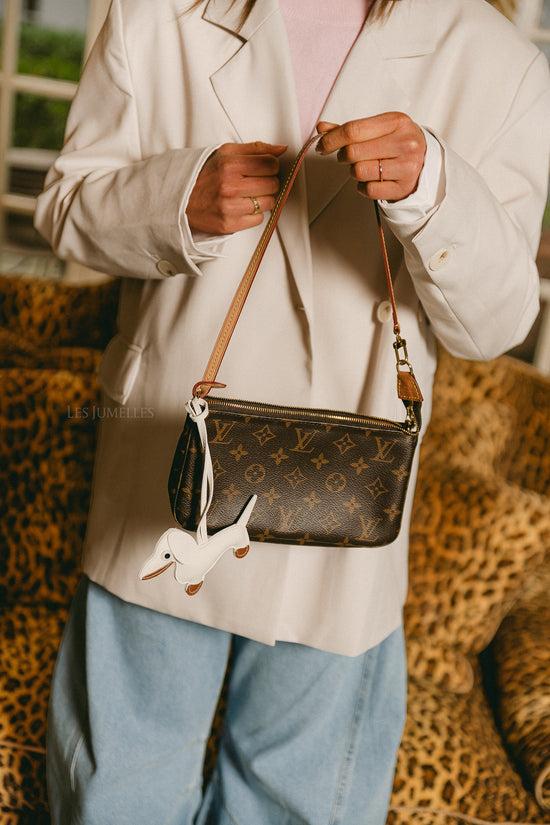 Les Jumelles Dachshund Keychain Ecru