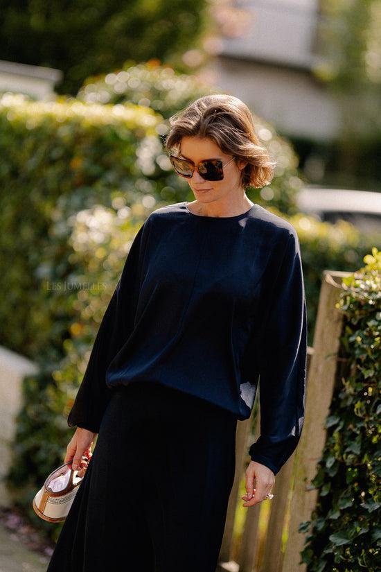 les jumelles Manon satin top navy