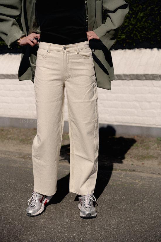 les jumelles Mathilda jeans natuurlijke neps
